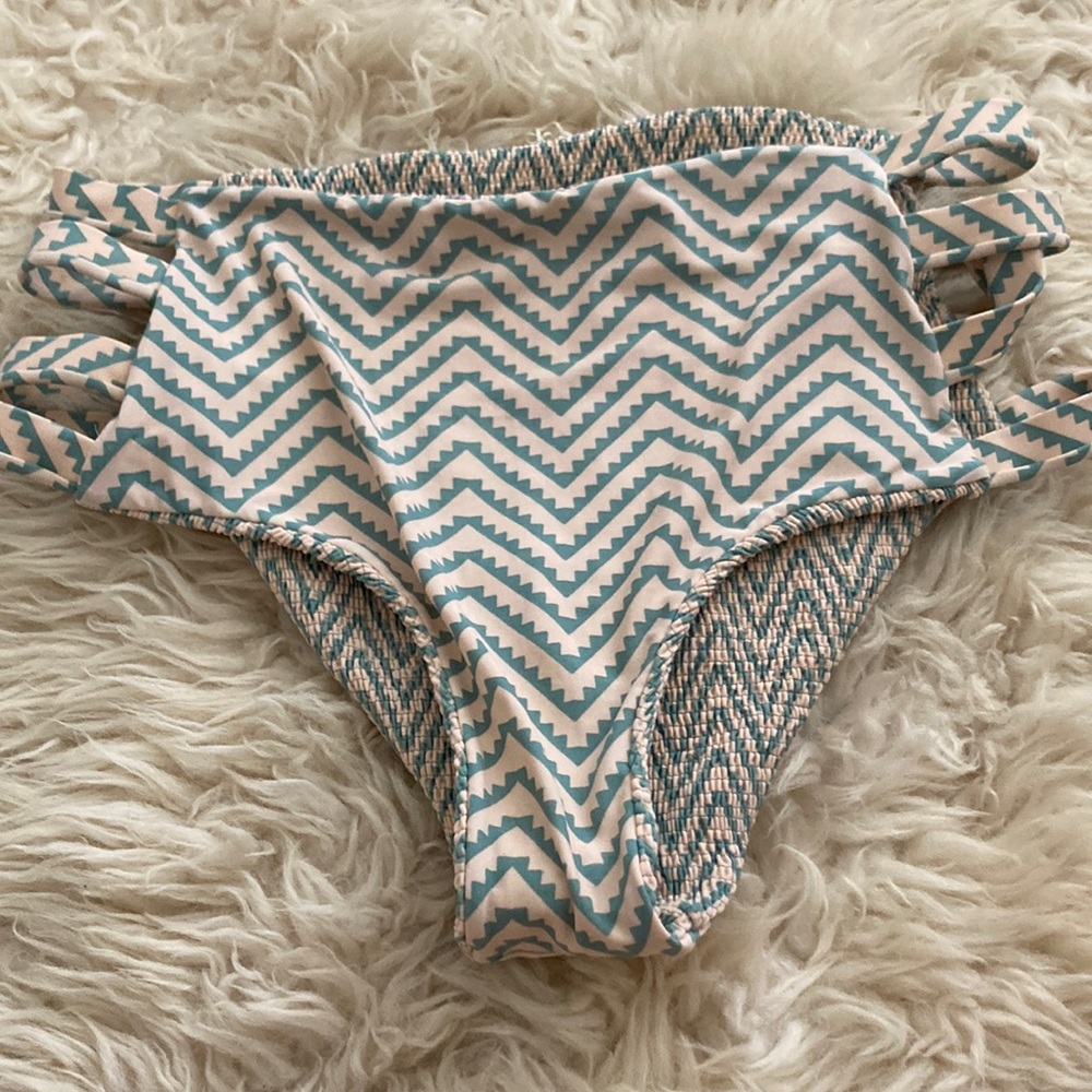 Tori praver Seafoam high waisted bottoms - Picture 1 of 4